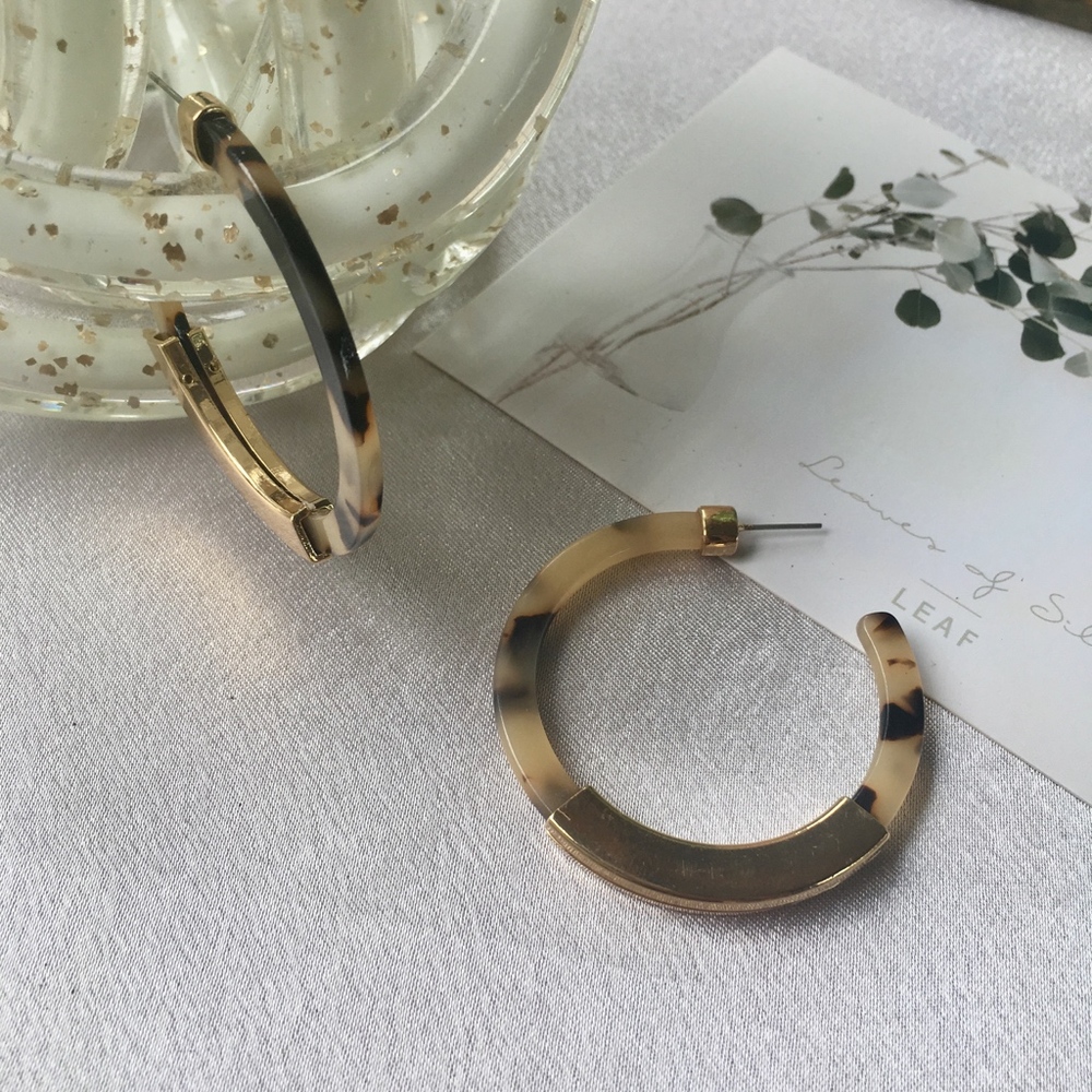 Gold Bar Acrylic Tortoise Shell Hoop Earrings - Picture 3 of 6